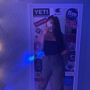 Meet your Posher, Isabel